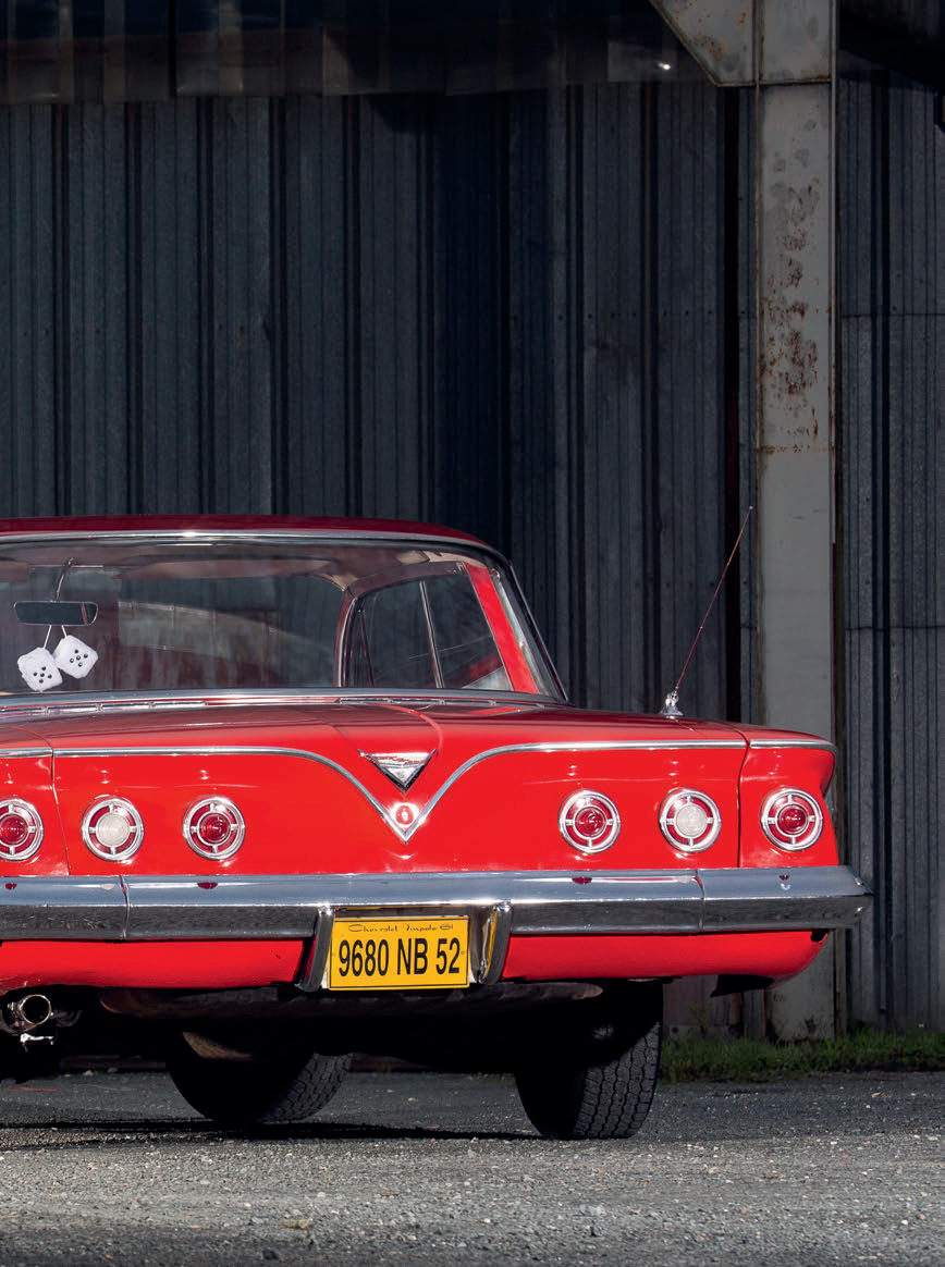 Chevrolet Impala sedan 1961 — photo 8