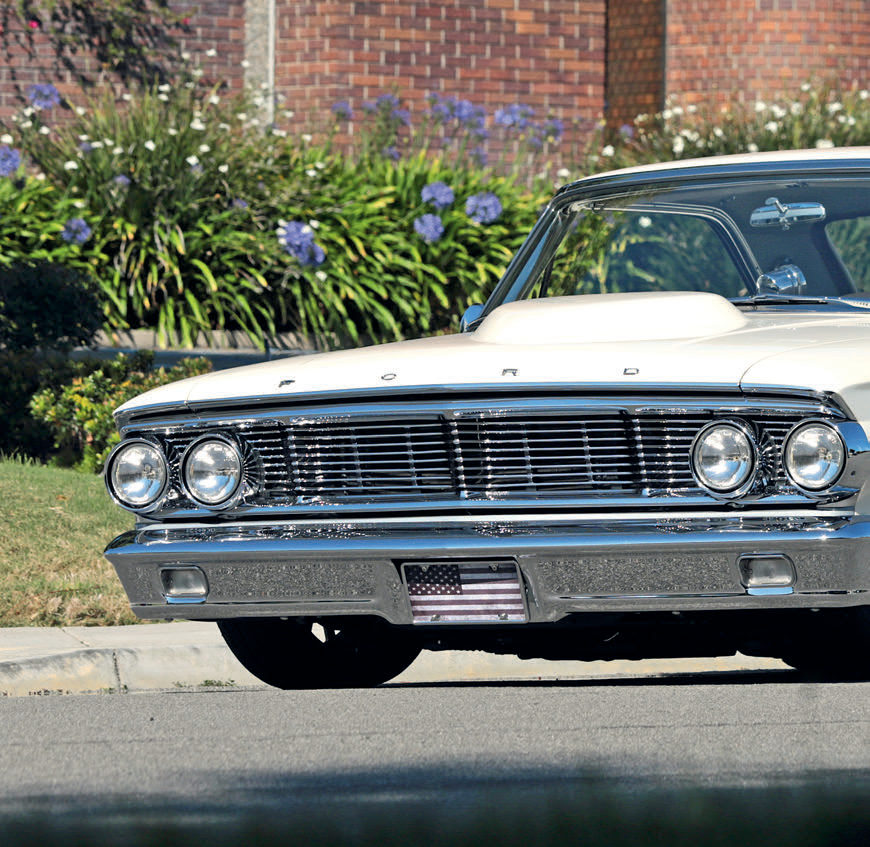 Ford Galaxie 500 1964 — photo 1