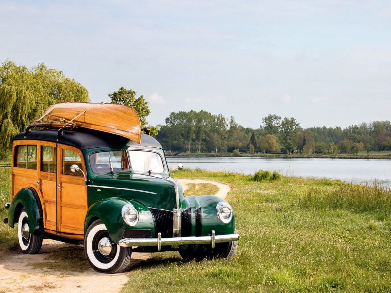 Ford Woody 1940 : un station wagon de la Croix-Rouge